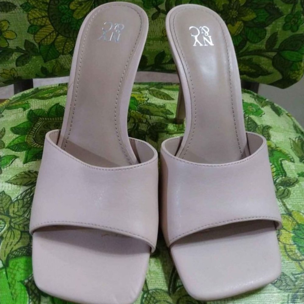 NY&Co light pink sz8 Heels NEW